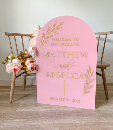 Solid Painted Back Arch Welcome Sign - WS29